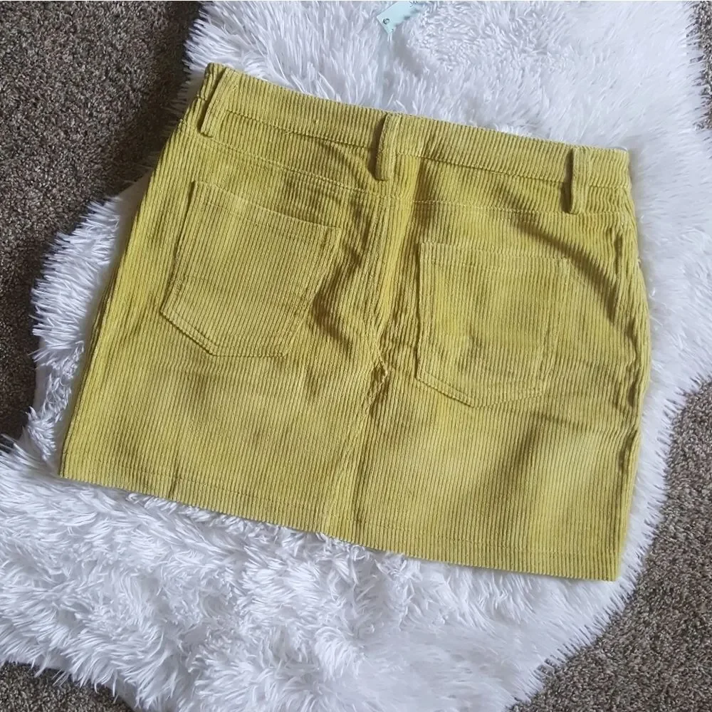She & Sky Corduroy Mini Skirt Size Large NEW‎